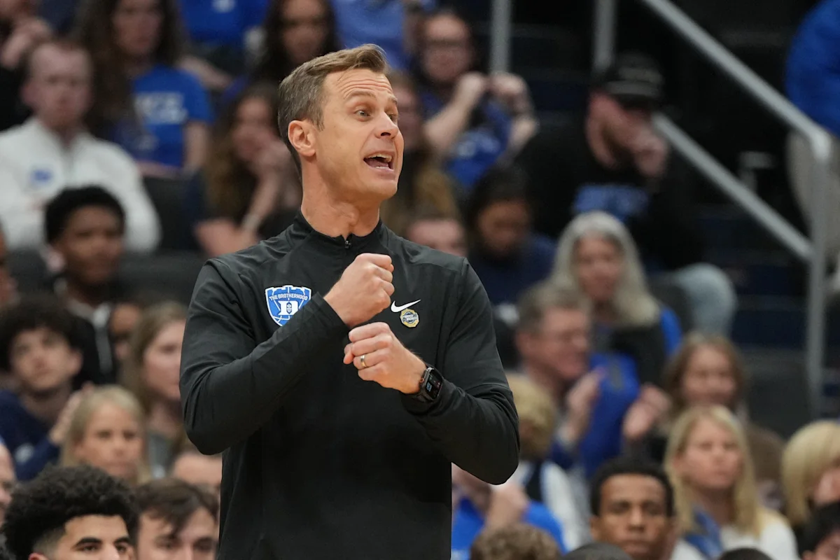 A Flattering Article About Jon Scheyer Has A Glaring Oversight