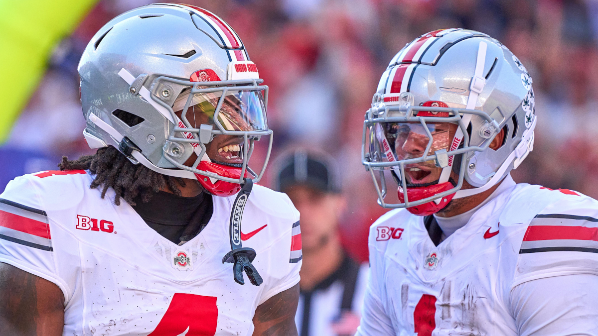
                        AP Top 25 poll: Ohio State preseason No. 1, Oregon at No. 2 in college football rankings
                    