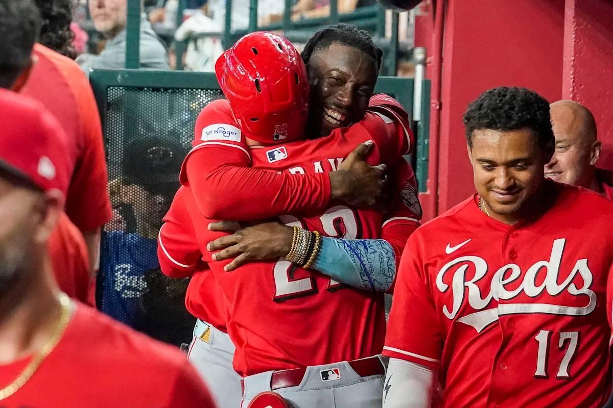 Bleday hits for cycle, De La Cruz also has 4 hits as Reds rout Diamondbacks 11-5