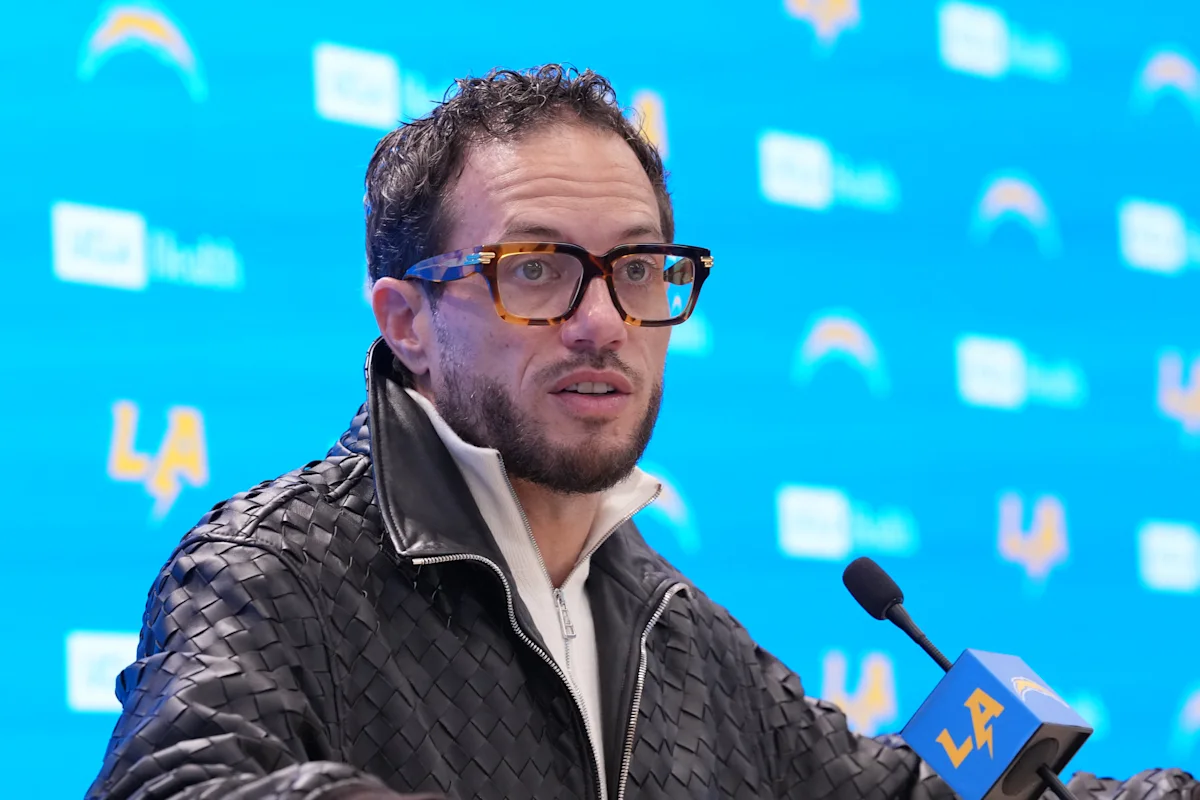 Chargers' Mike McDaniel shares heartfelt message about Kyle Shanahan