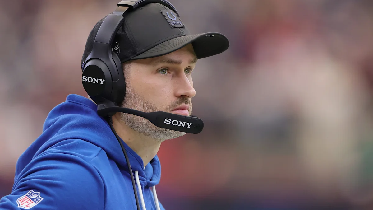 Colts special teams coach Brian Mason injured knee in sideline collision on final play