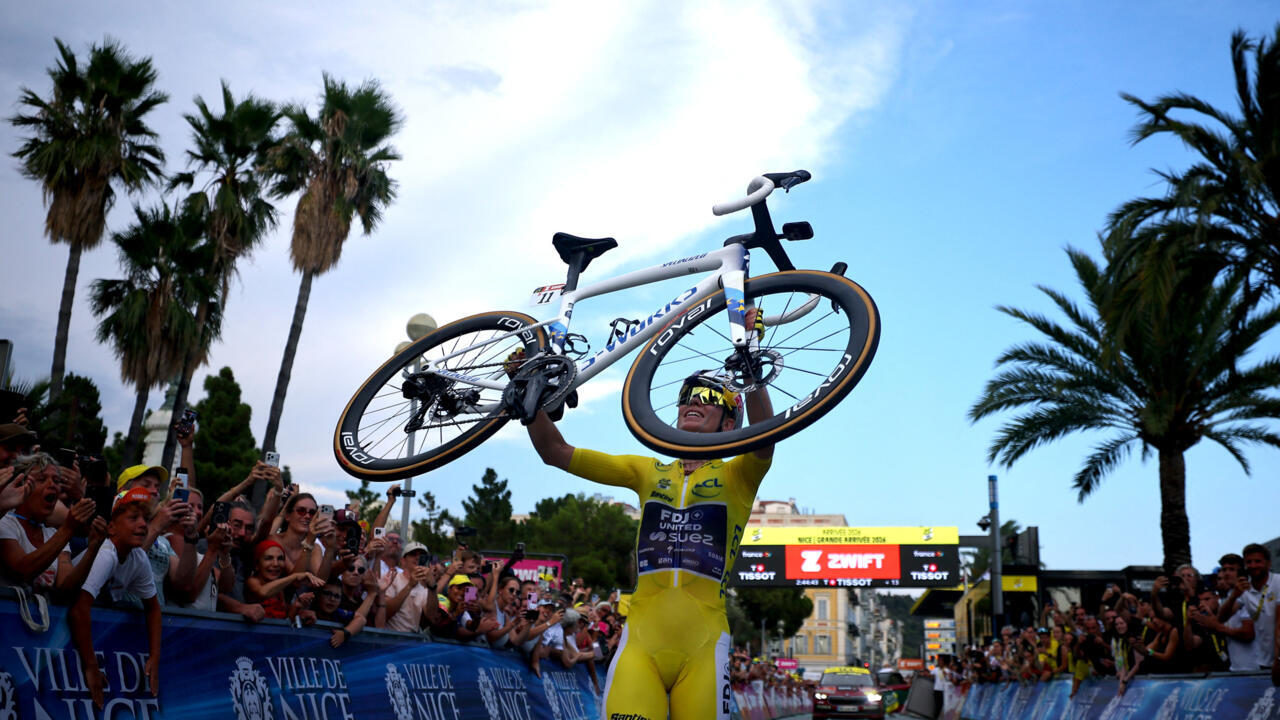 Demi Vollering wins second Women’s Tour de France title