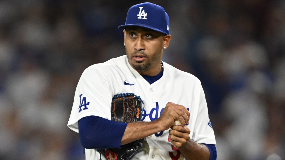 
                        Dodgers place struggling closer Edwin Díaz on injured list as bullpen woes continue
                    