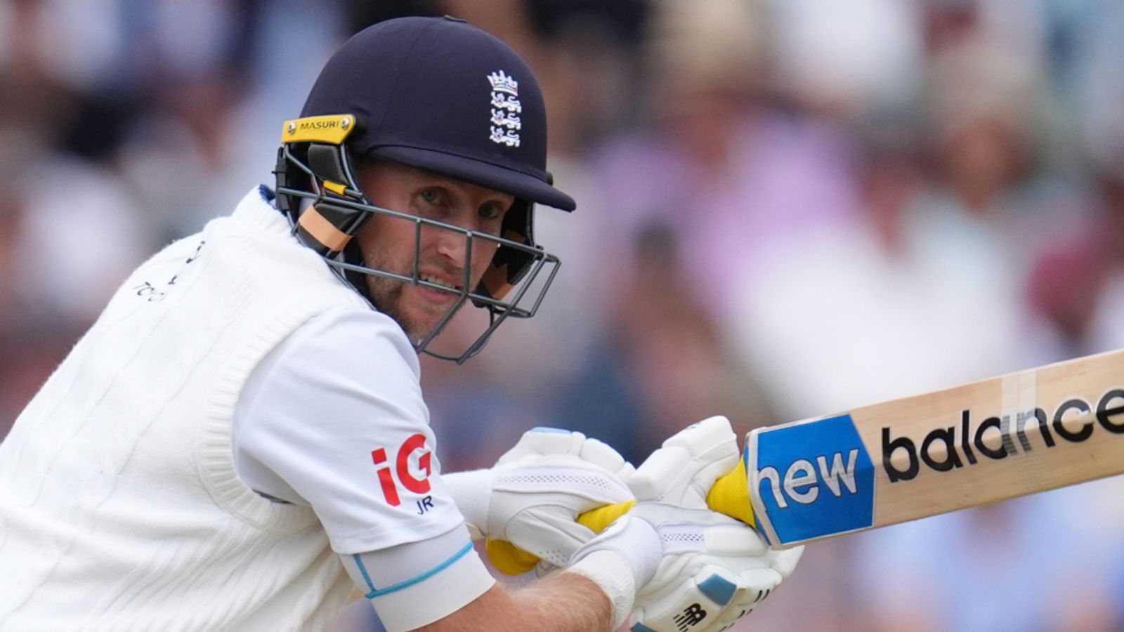 England look to press home advantage against Pakistan on day two LIVE!