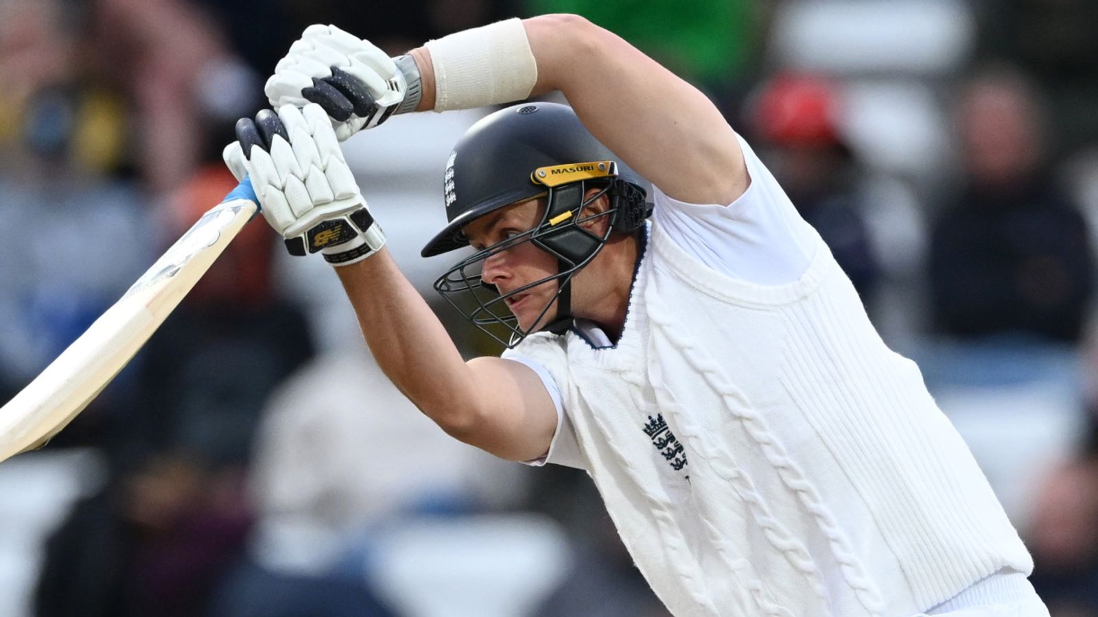 England to resume on 366-8 against Pakistan, leading by 195 LIVE!