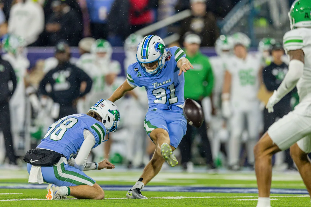 Florida football transfer kicker on preseason Groza Award watch list