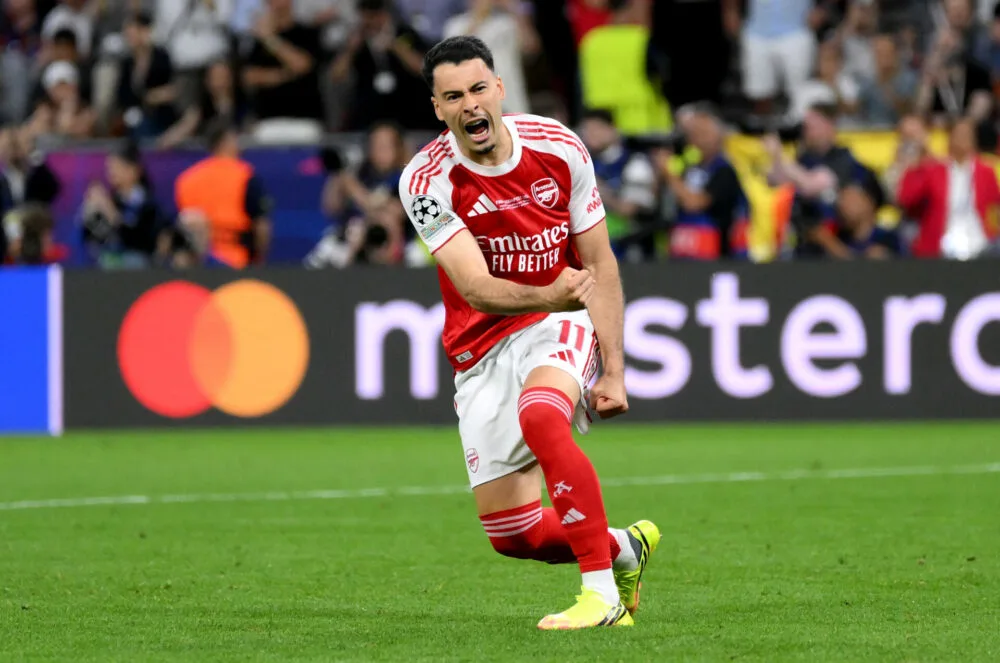 Galatasaray make £38.5m bid for Arsenal player