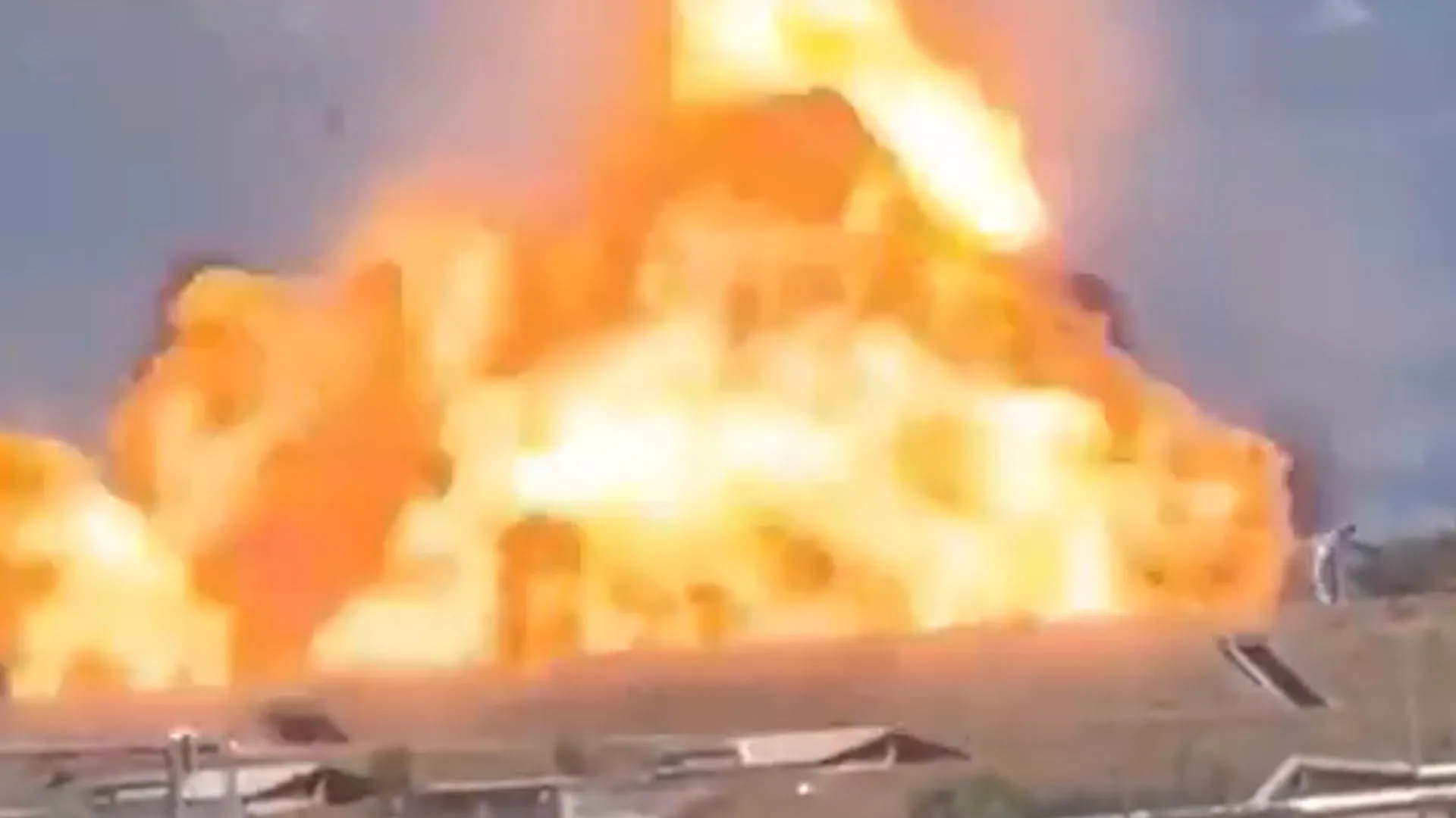 Huge explosion rocks Italian munitions factory south of Rome