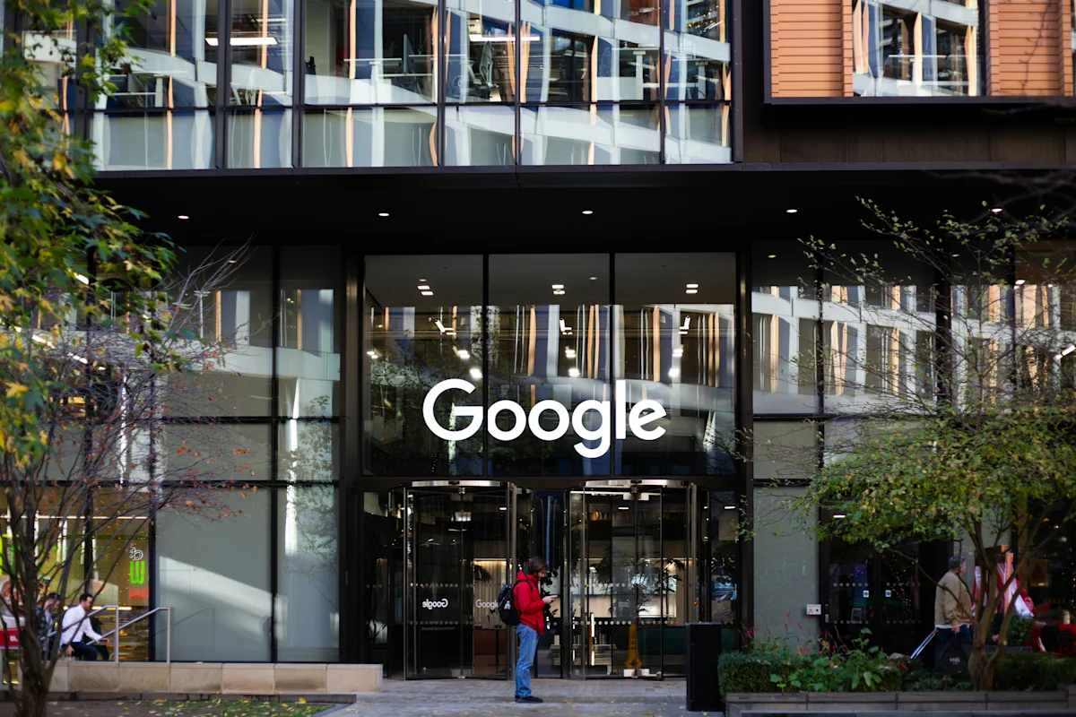 Is Alphabet’s Search Risk Really Priced In? Stress-Testing Rosenblatt’s $410 Thesis