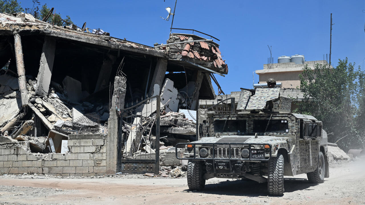 Israeli troops infiltrate Lebanese army-held village and build roadblock, mayor says