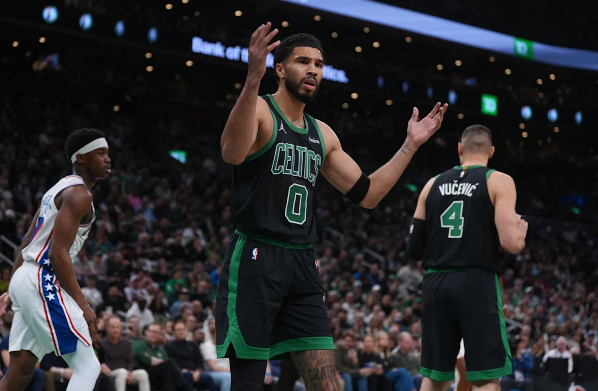 Jayson Tatum’s dad criticizes Celtics’ roster on Jaylen Brown’s dad’s podcast