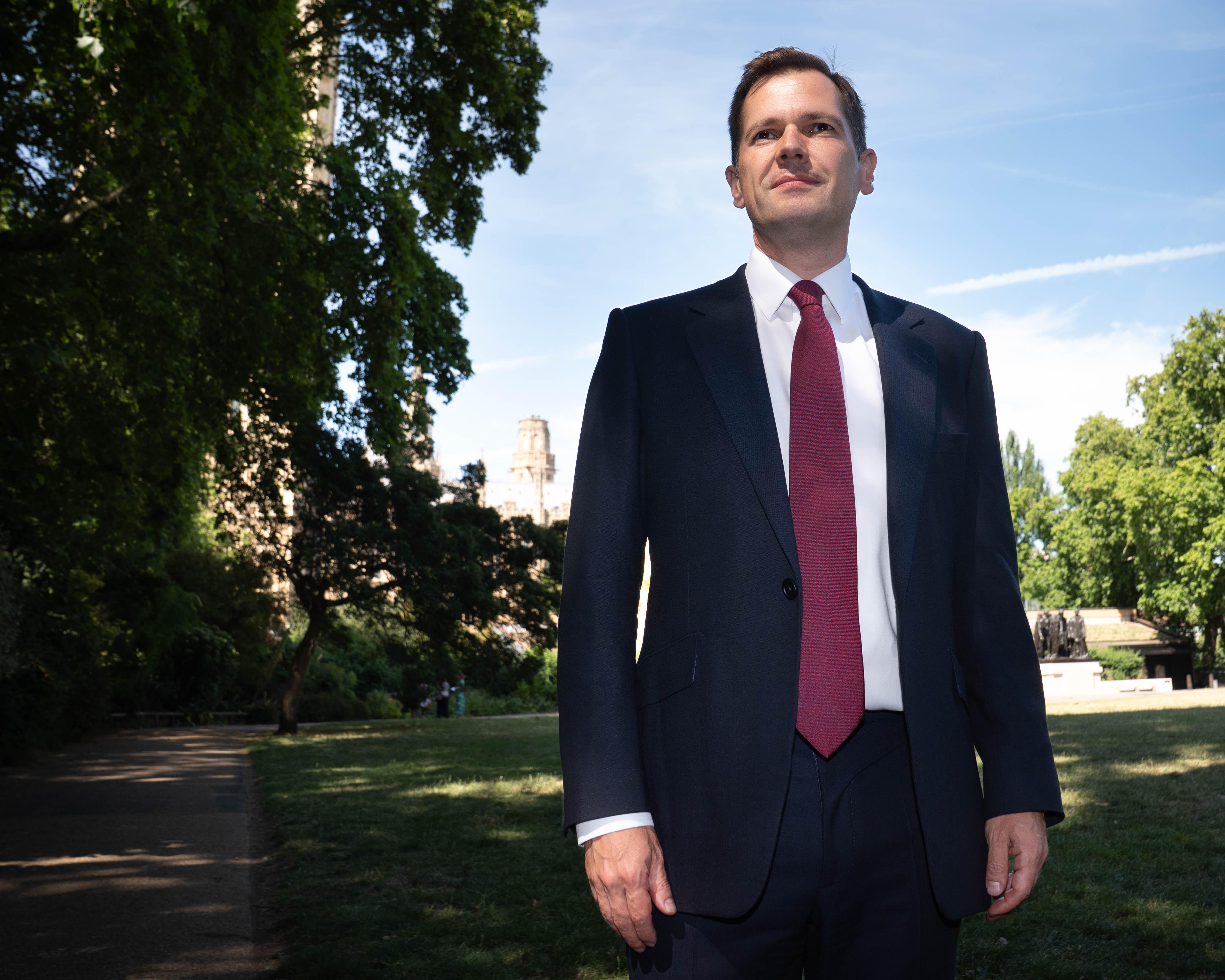 Robert Jenrick criticises government for not offering Nigel Farage earlier security meeting