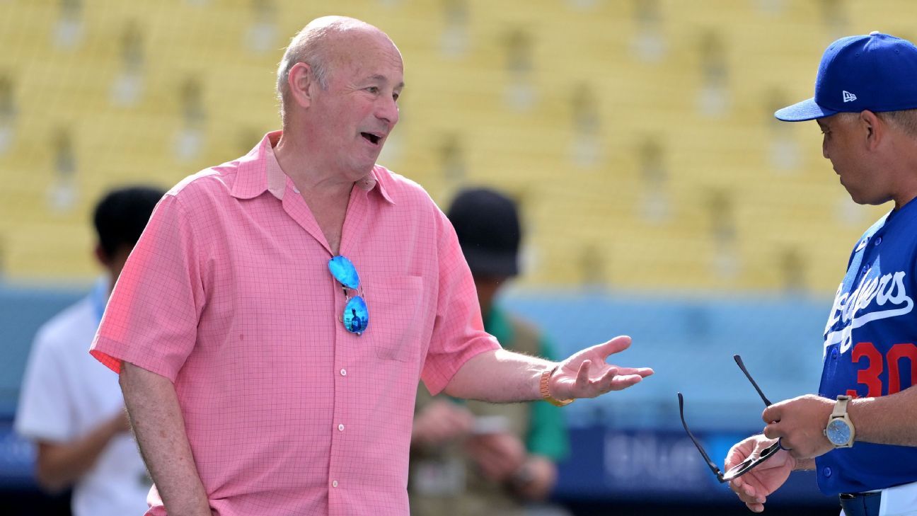 Kasten reassures fans that Dodgers 'not for sale'