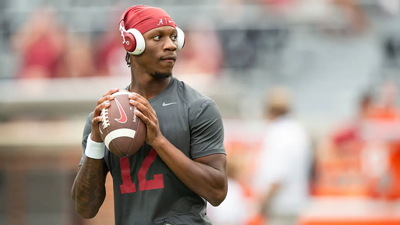 
					Keelon Russell Reportedly Wins Alabama's Starting QB Battle
				