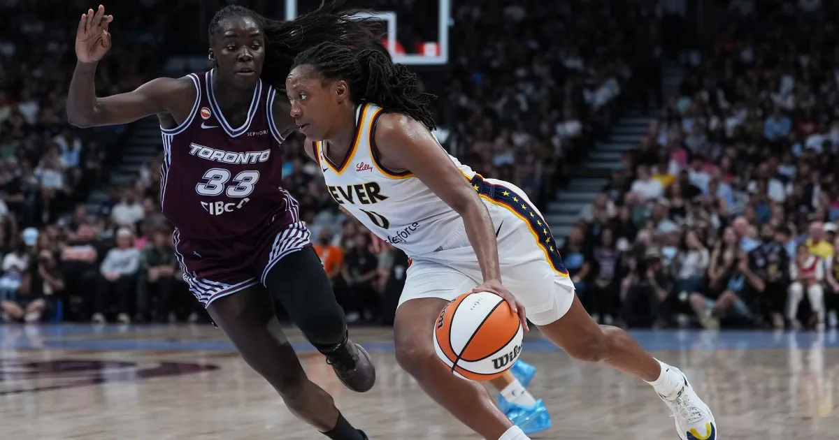 Kelsey Mitchell ties WNBA scoring record in Fever win over Tempo
