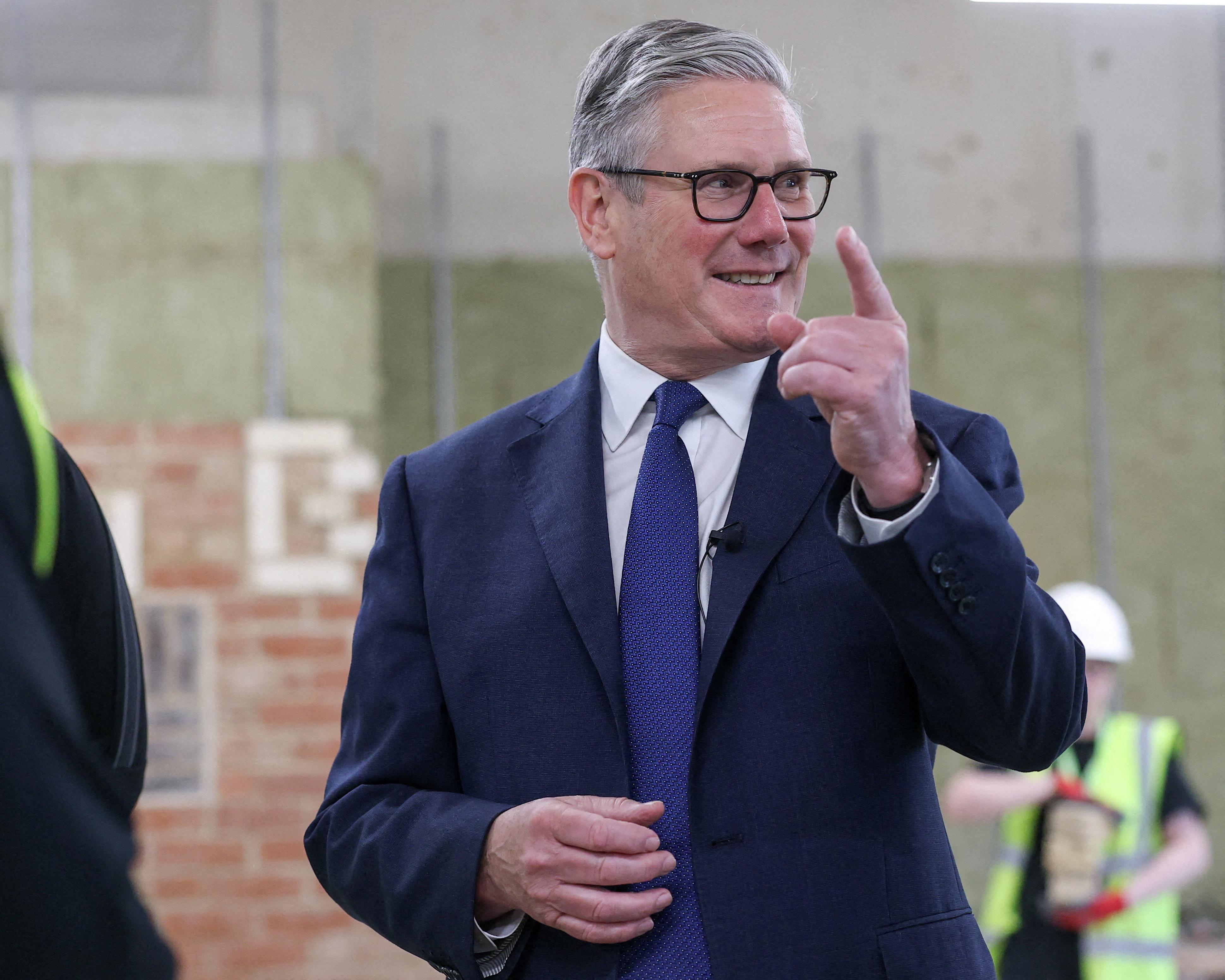 What are the agendas of Labour MPs calling for Starmer to step down?
