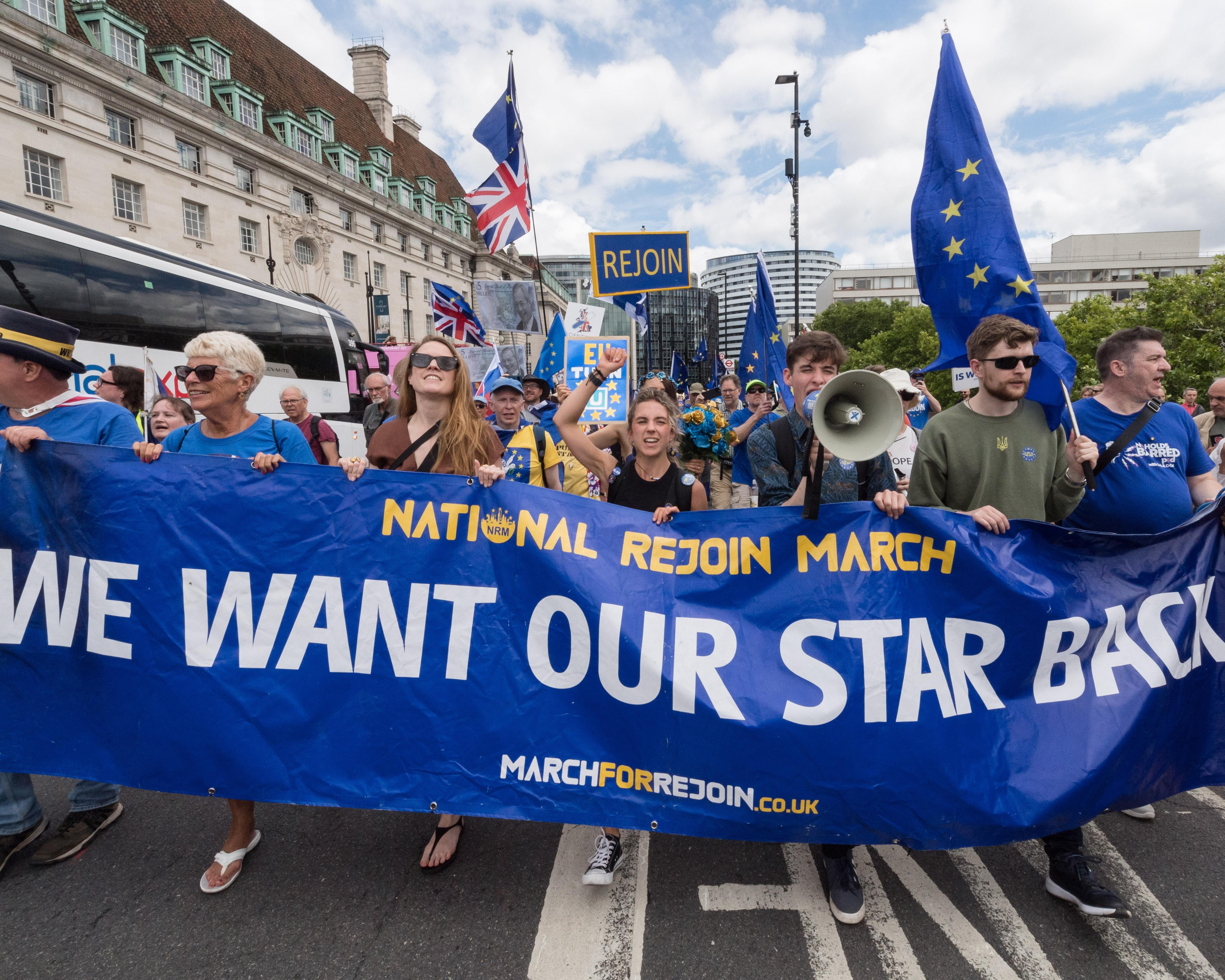 Three in five gen Z Britons would like new vote to rejoin EU, poll finds