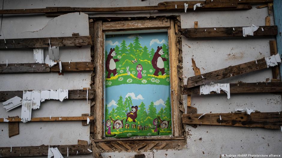 'Masha and the Bear': Ukraine sanctions Russian cartoon