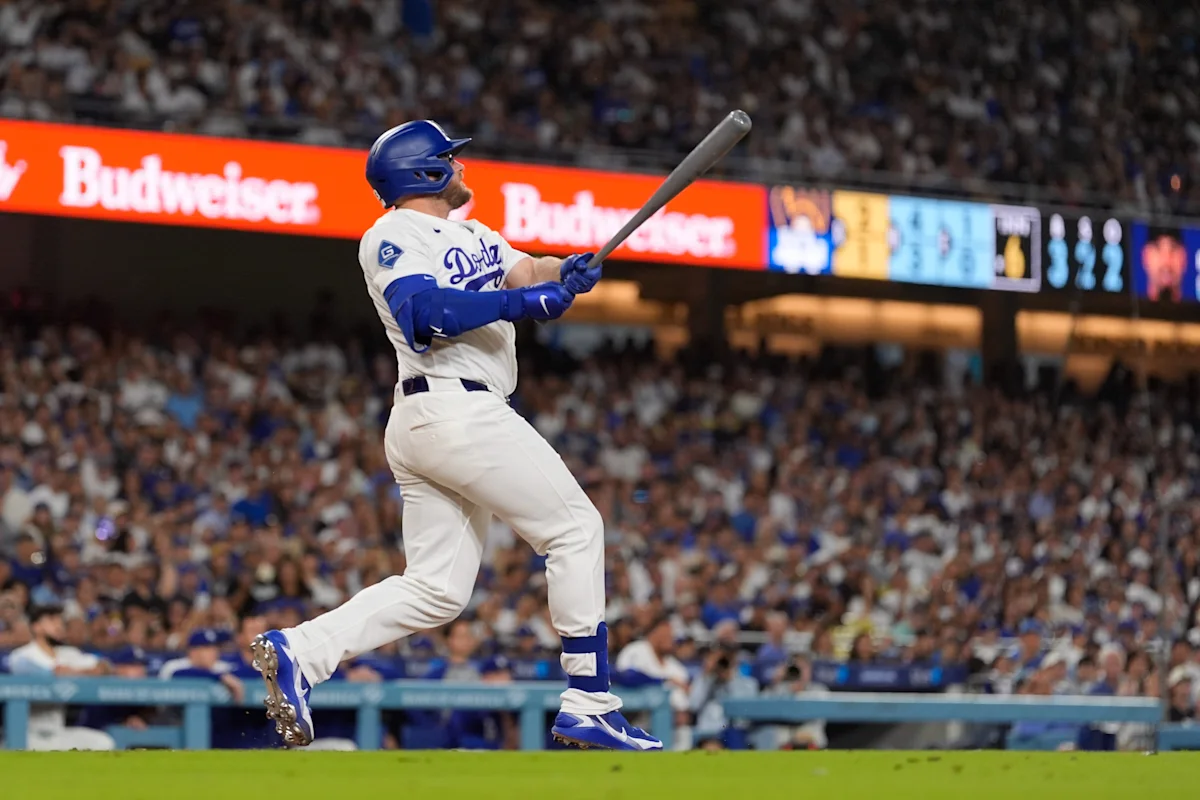 Max Muncy, once cast off by A's, becomes Dodger Stadium's all-time home run leader