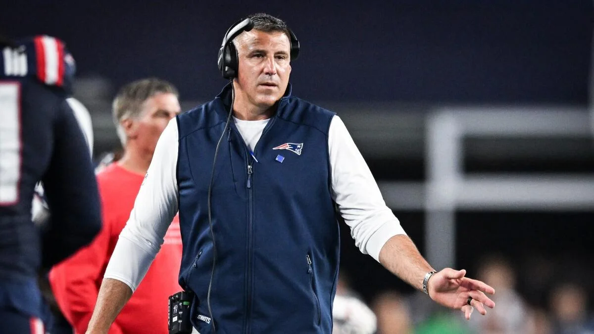 
                        Mike Vrabel makes surprising admission about Patriots: 'I don't think we have a very deep team'
                    