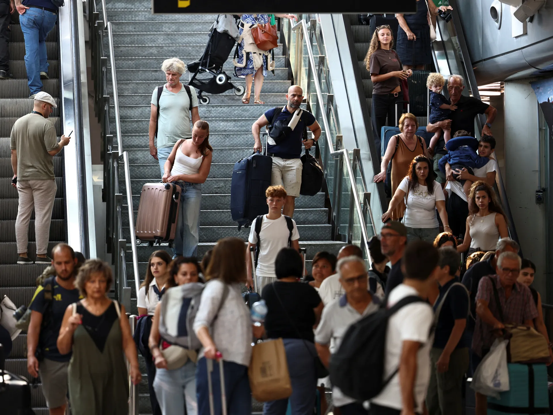 Mount Etna eruption and volcanic ash shut Sicily’s busiest airport