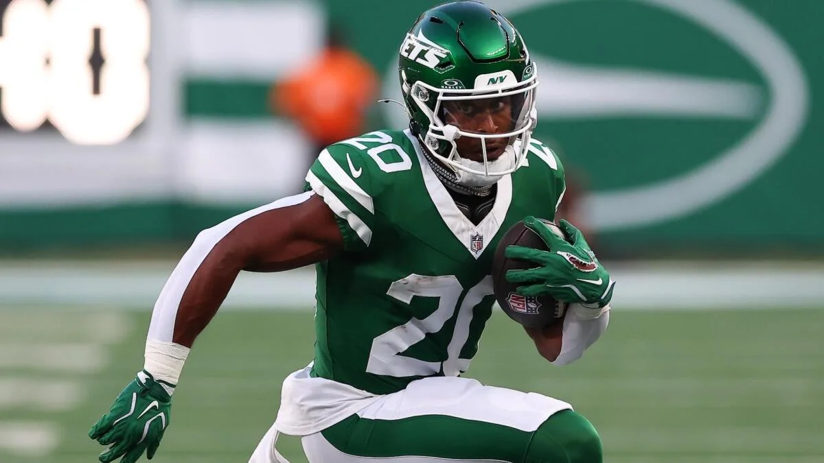 
                        NFL preseason injuries tracker: Latest updates on Breece Hall and Jeremiyah Love
                    