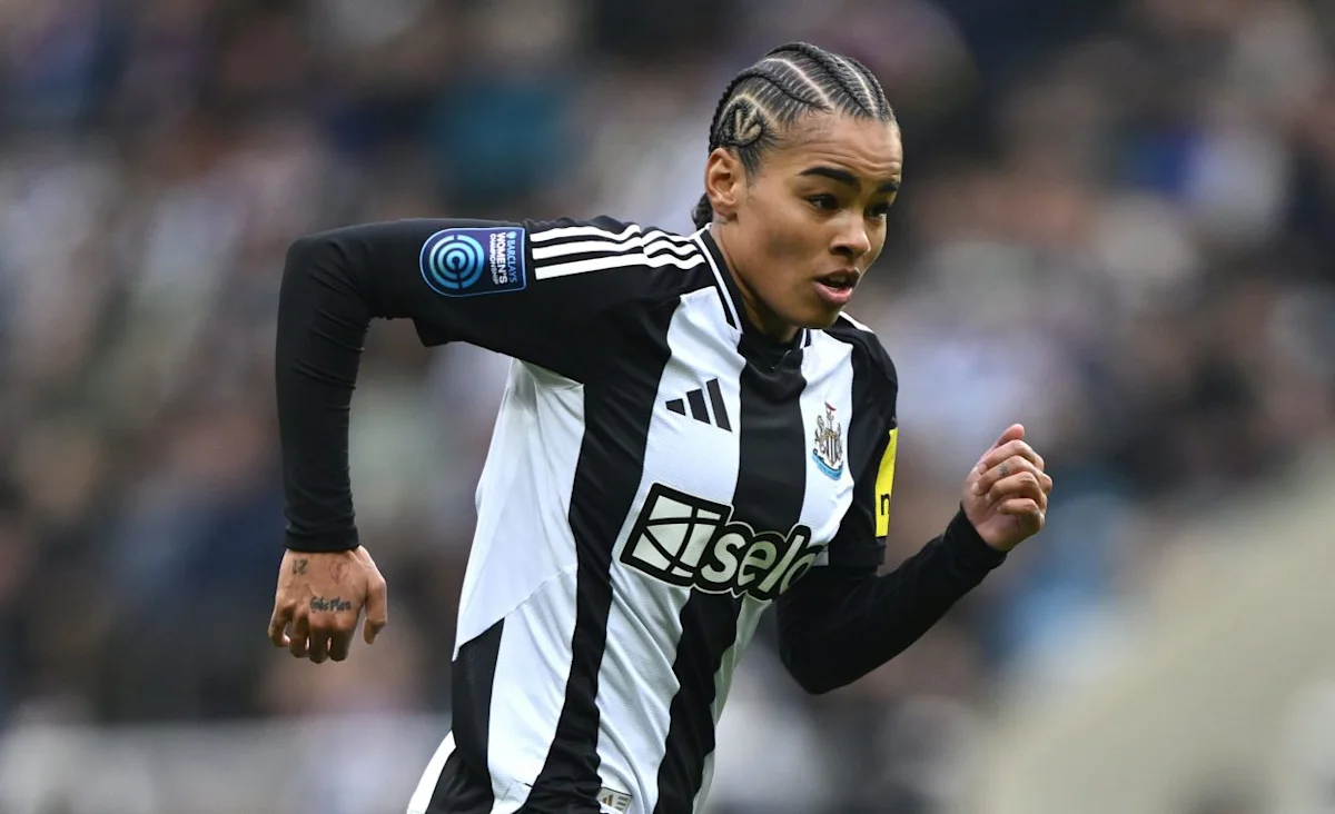 Nottingham Forest sign former Newcastle United forward Hayles