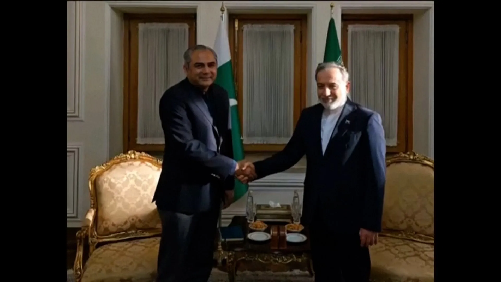 Pakistan interior minister in Tehran amid talks to reopen Hormuz