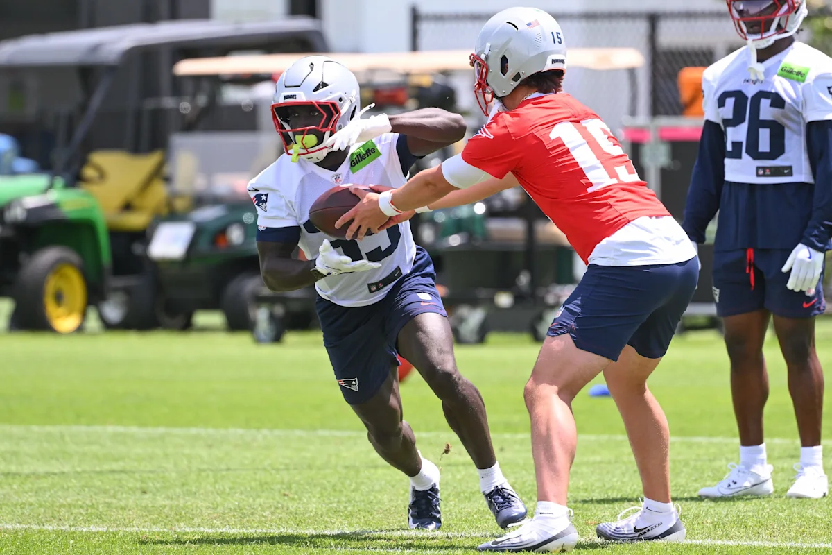 Patriots waive rookie RB, sign former fourth-round draft pick