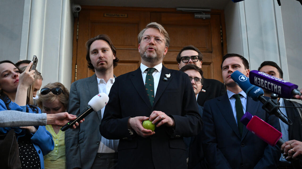 Russia bars only anti-war party from elections