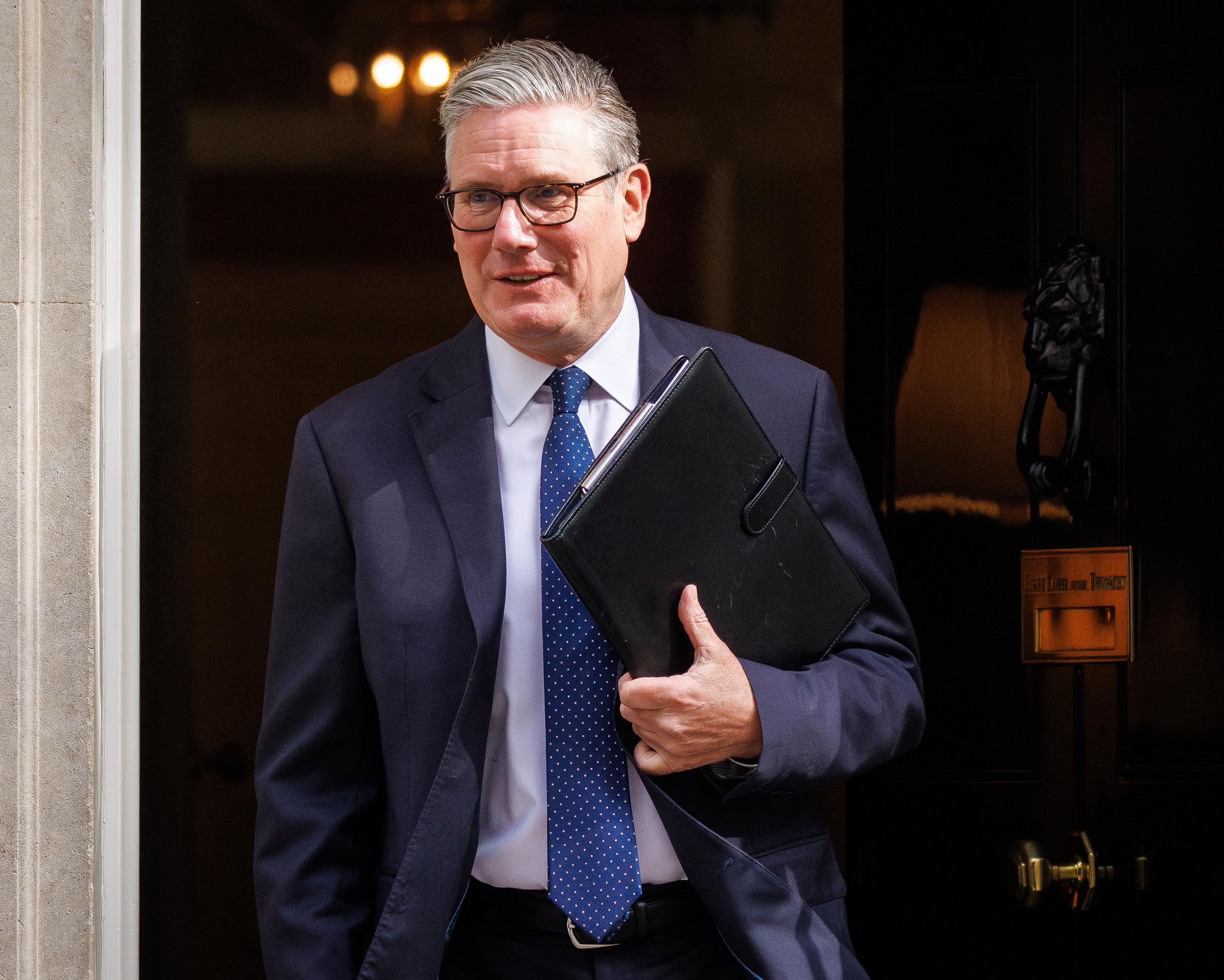 Starmer to face Commons grilling at PMQs as Streeting plans resignation speech – UK politics live