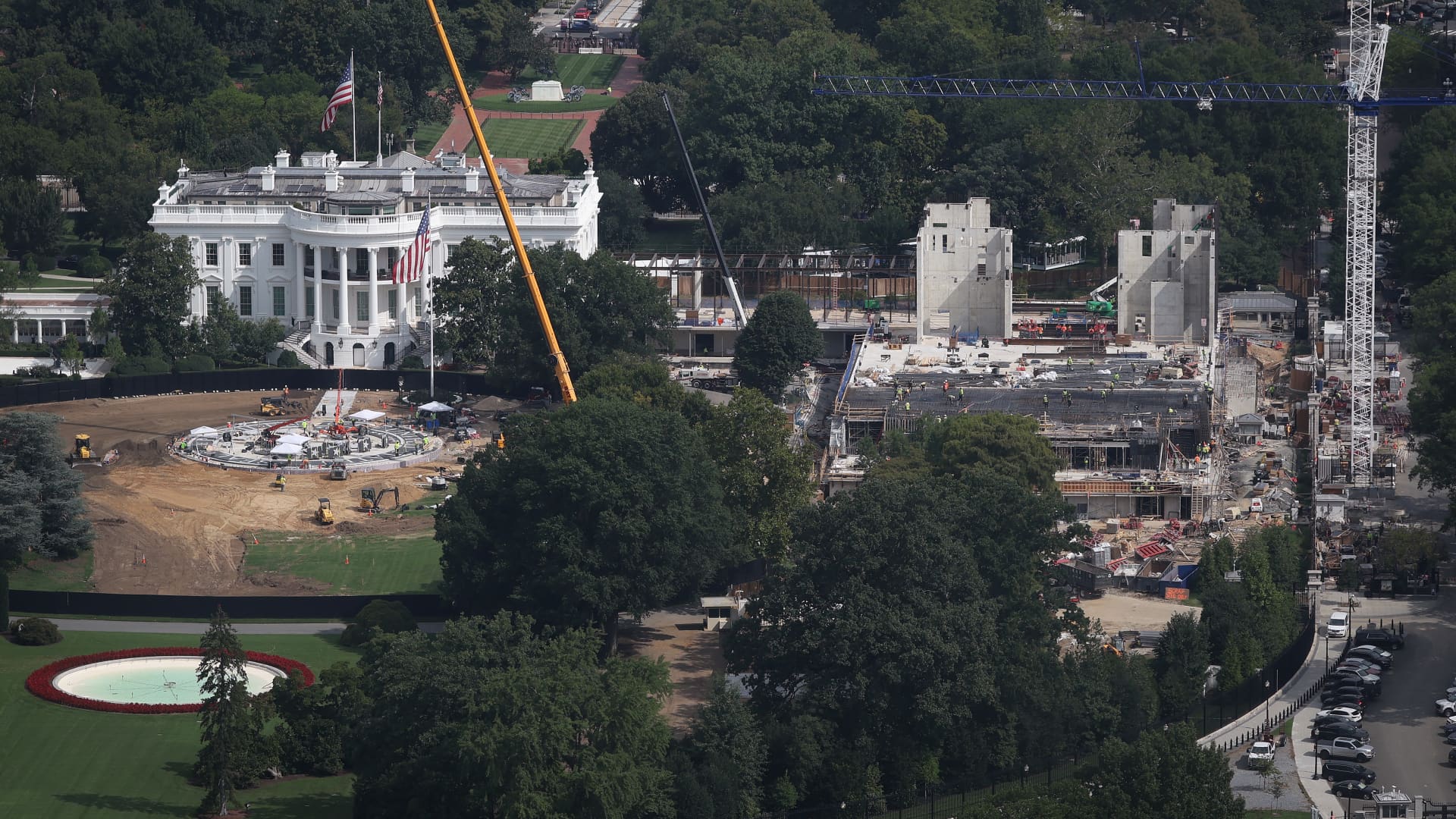 Supreme Court allows Trump to continue White House ballroom construction for now