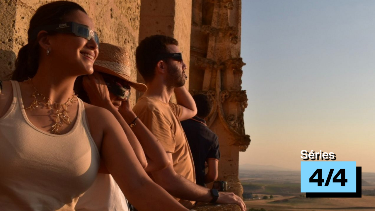 Total eclipse plunges Spain’s Segovia into darkness for 59 seconds of wonder (4/4)