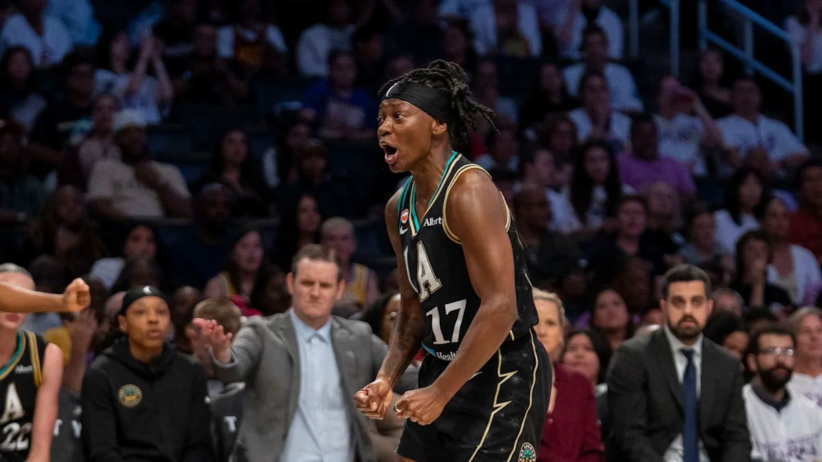 TST Images: Dream defeats Sparks, 124-88, at Crypto Arena