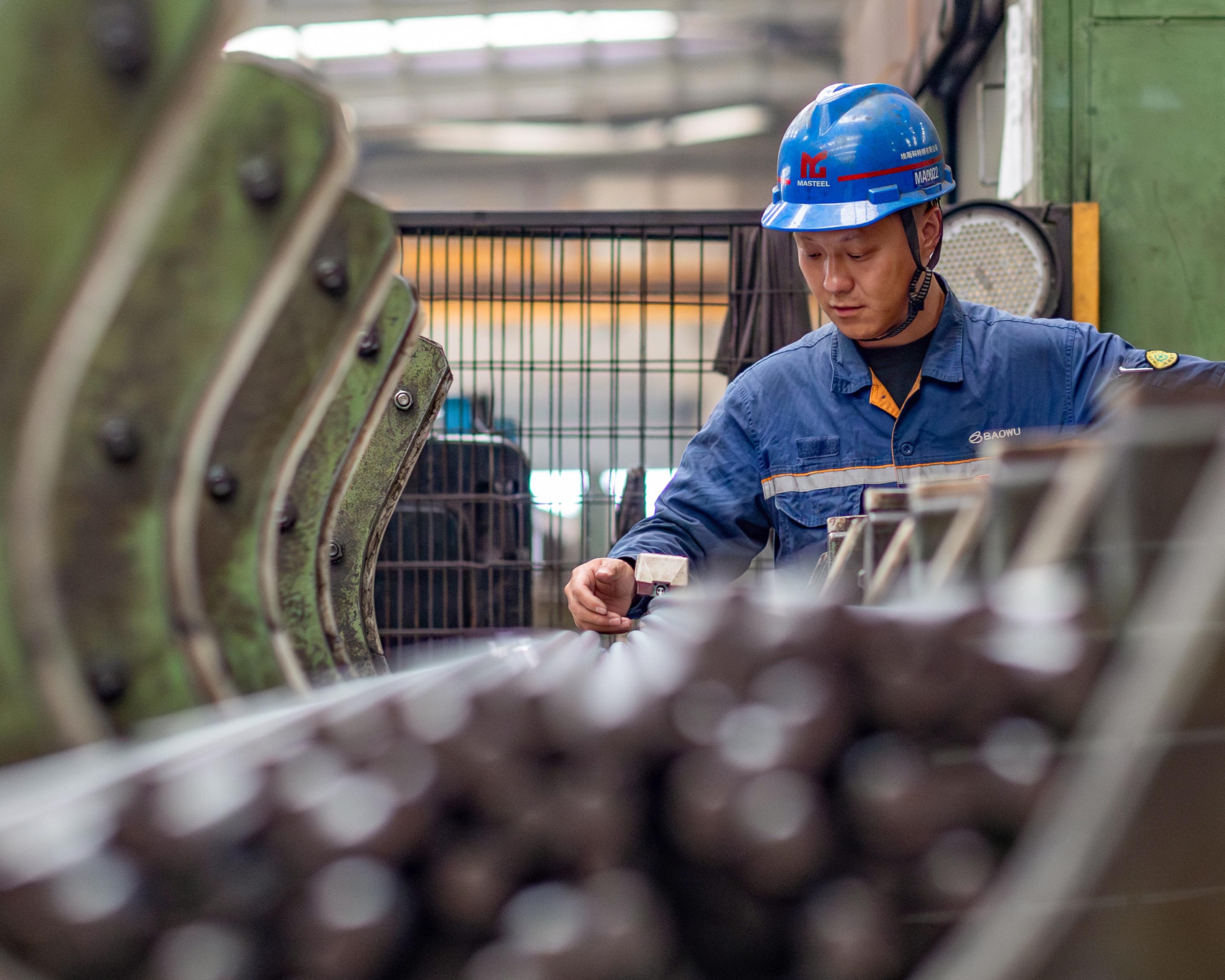 UK to halve tariff-free steel imports to counter glut of cheap Chinese metal