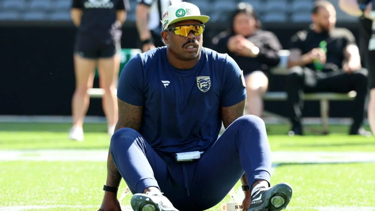 
                        Von Miller eyes storybook ending to Hall of Fame career by helping hometown Cowboys replace Micah Parsons
                    
