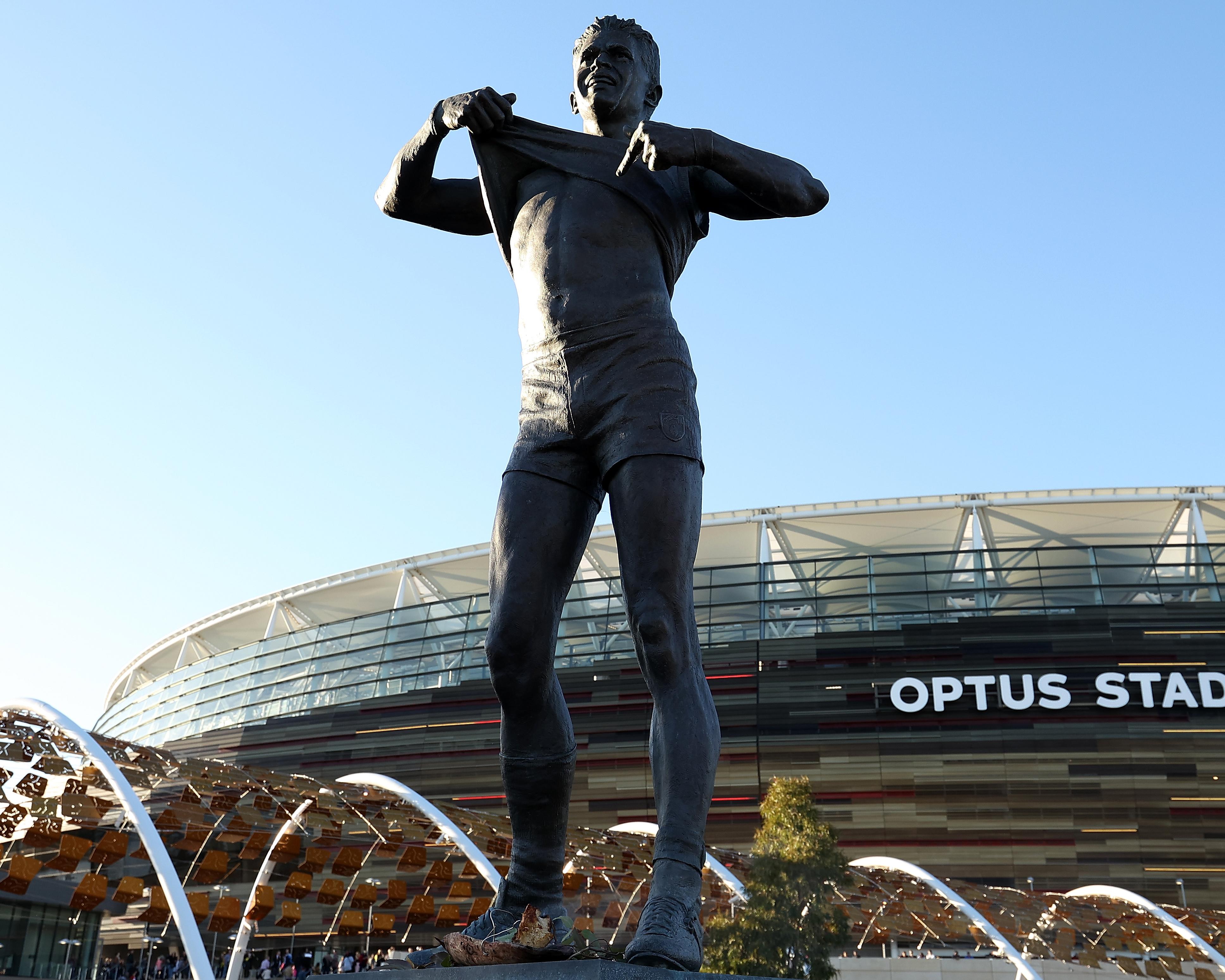 Taking down the Nicky Winmar statue points to a troubling double standard in our public spaces | Paul Daley