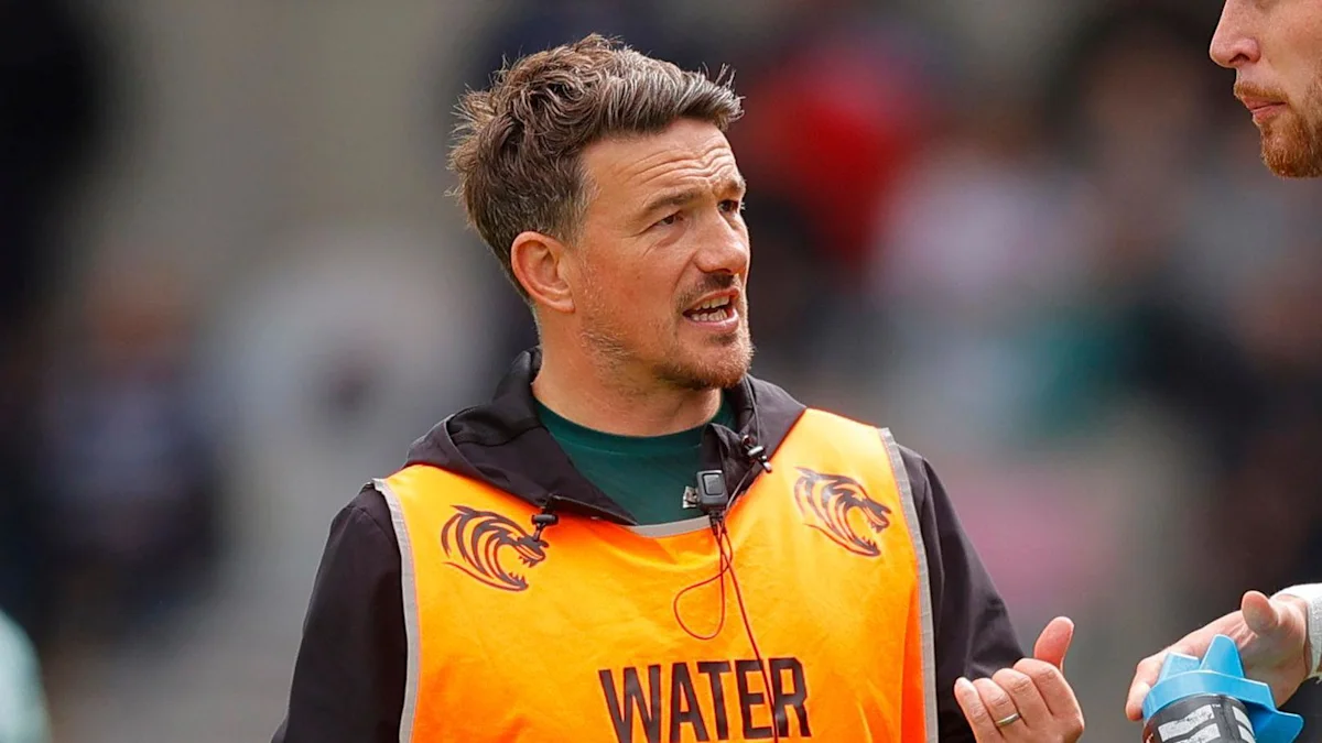 Wales appoint Leicester's Davies as kicking coach