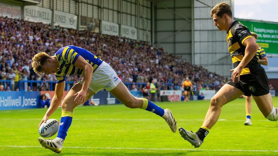 Warrington crush York to boost top-two hopes