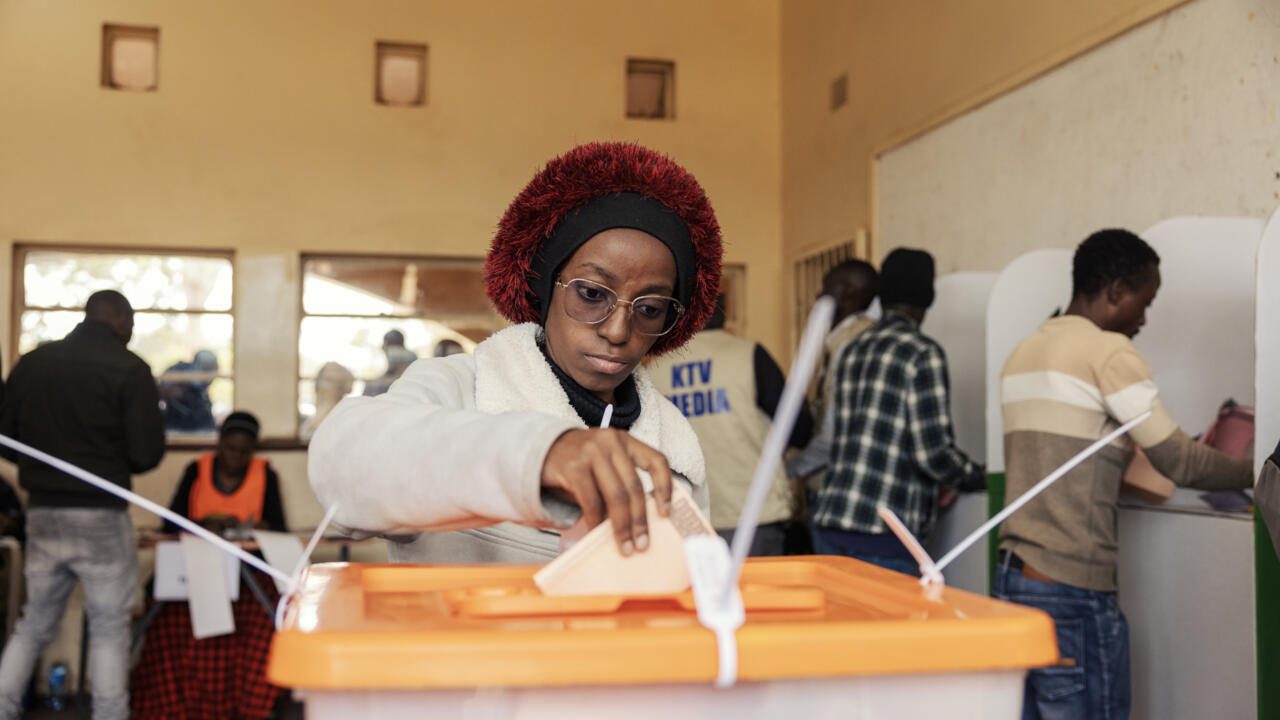 Zambia suspends vote count nationwide amid reports of violence, ballot theft