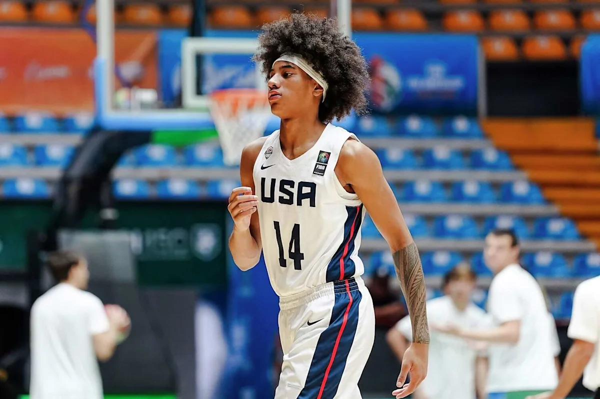 5-star prospect DeMarcus Henry recaps UConn visit, praises Dan Hurley: ‘Great person'
