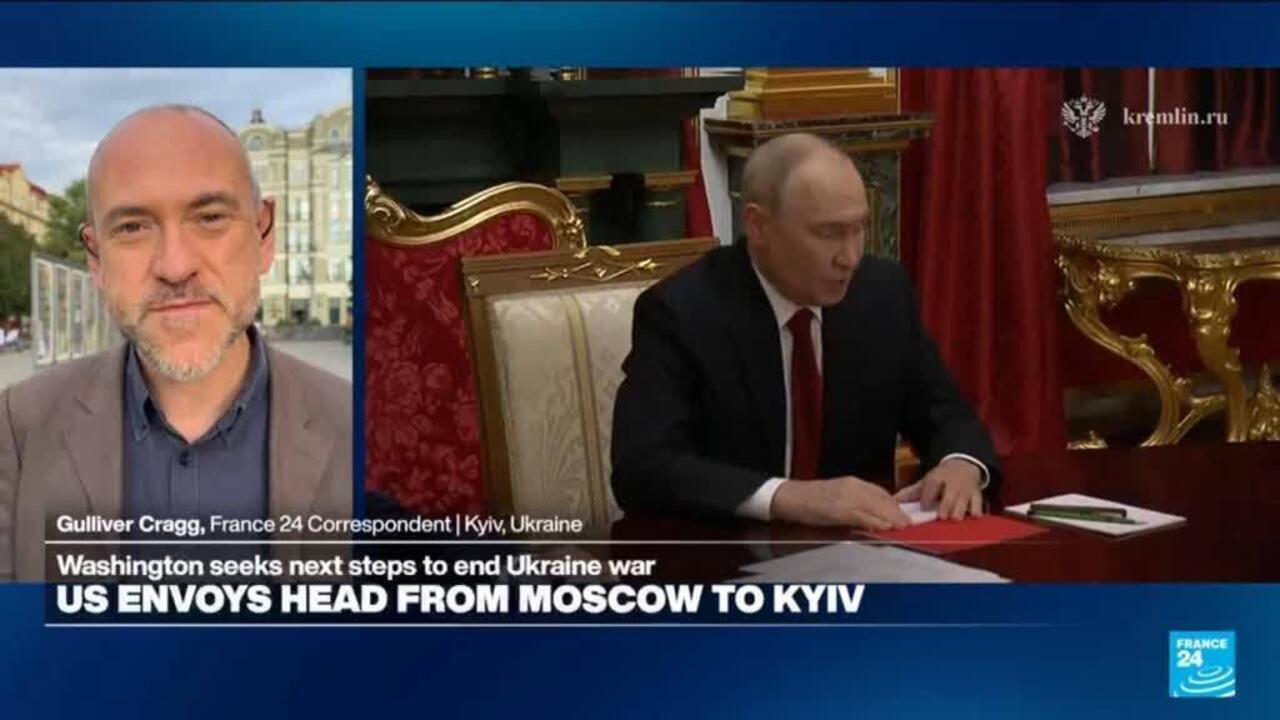 Split-screen news broadcast shows a male correspondent beside footage of Vladimir Putin seated at a desk.