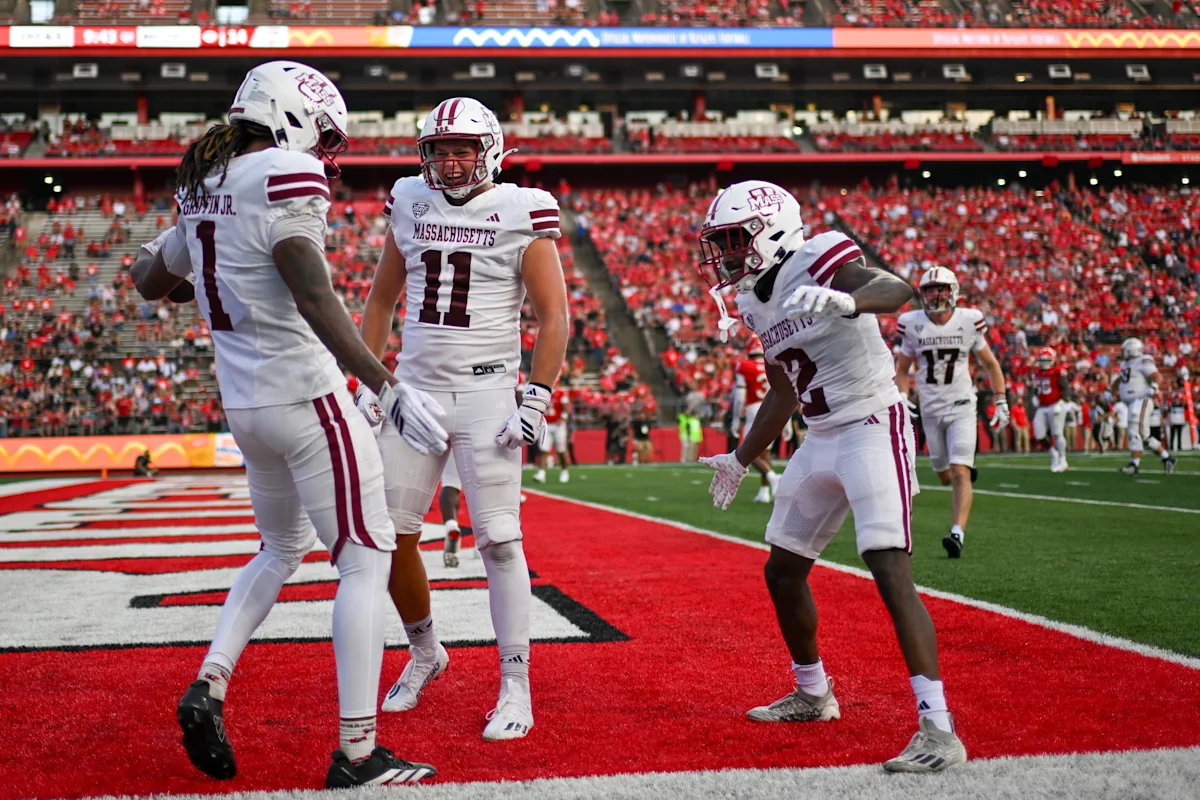 After a winless 2025, UMass beats a power conference foe for the first time as a 29.5-point underdog against Rutgers