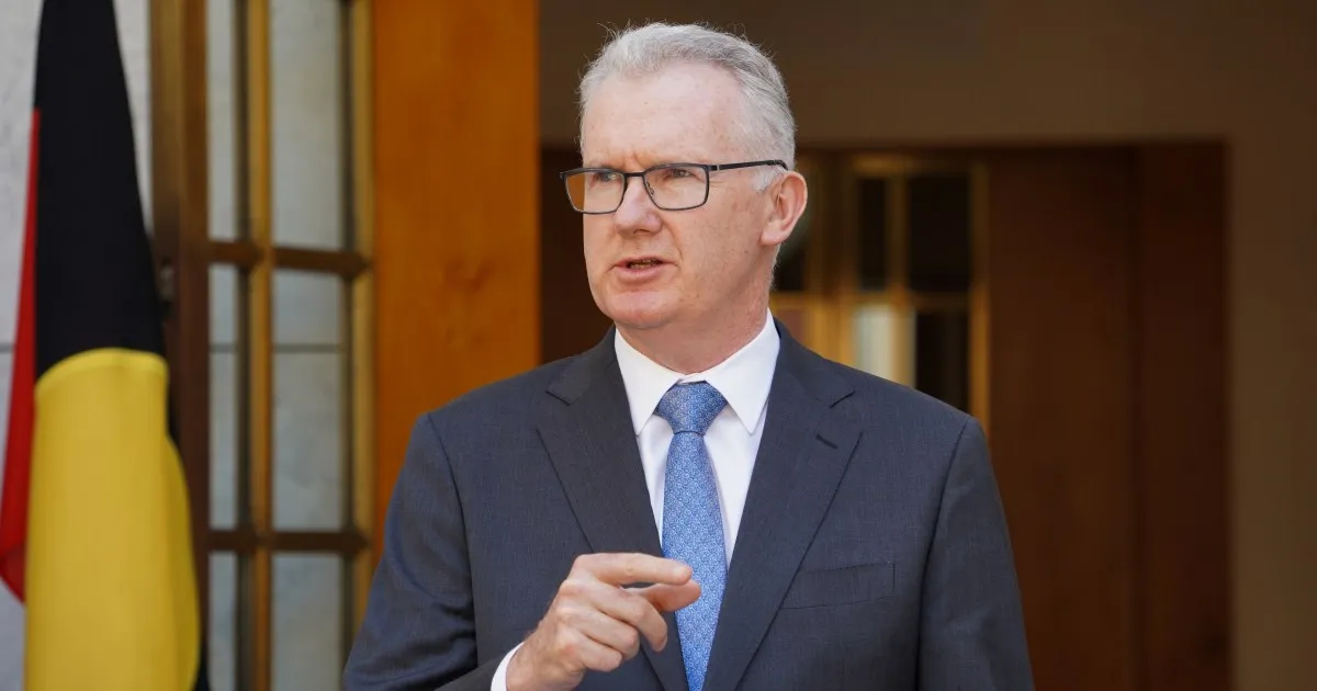 Australia to detain tourists who overstay visas amid immigration crackdown