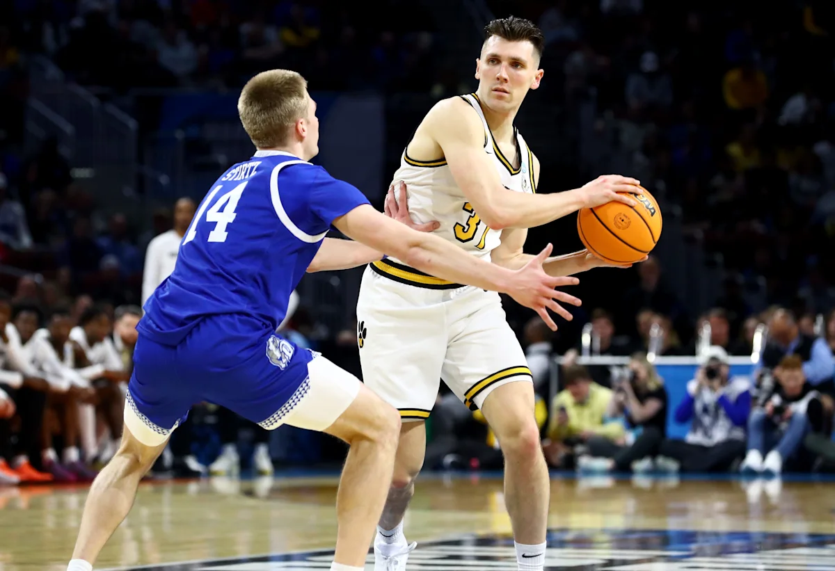 Boston Celtics reportedly sign guard Caleb Grill to training camp deal