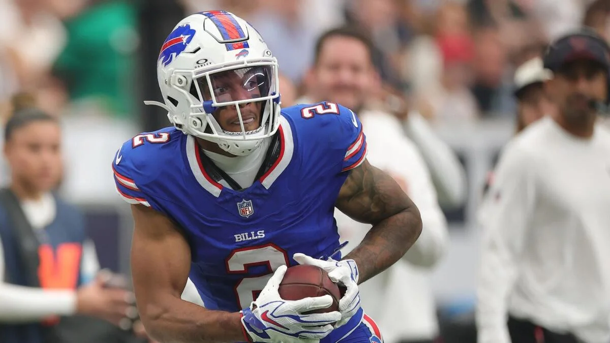 
                        D.J. Moore injury: Bills wideout ruled out after injuring shoulder vs. Lions
                    