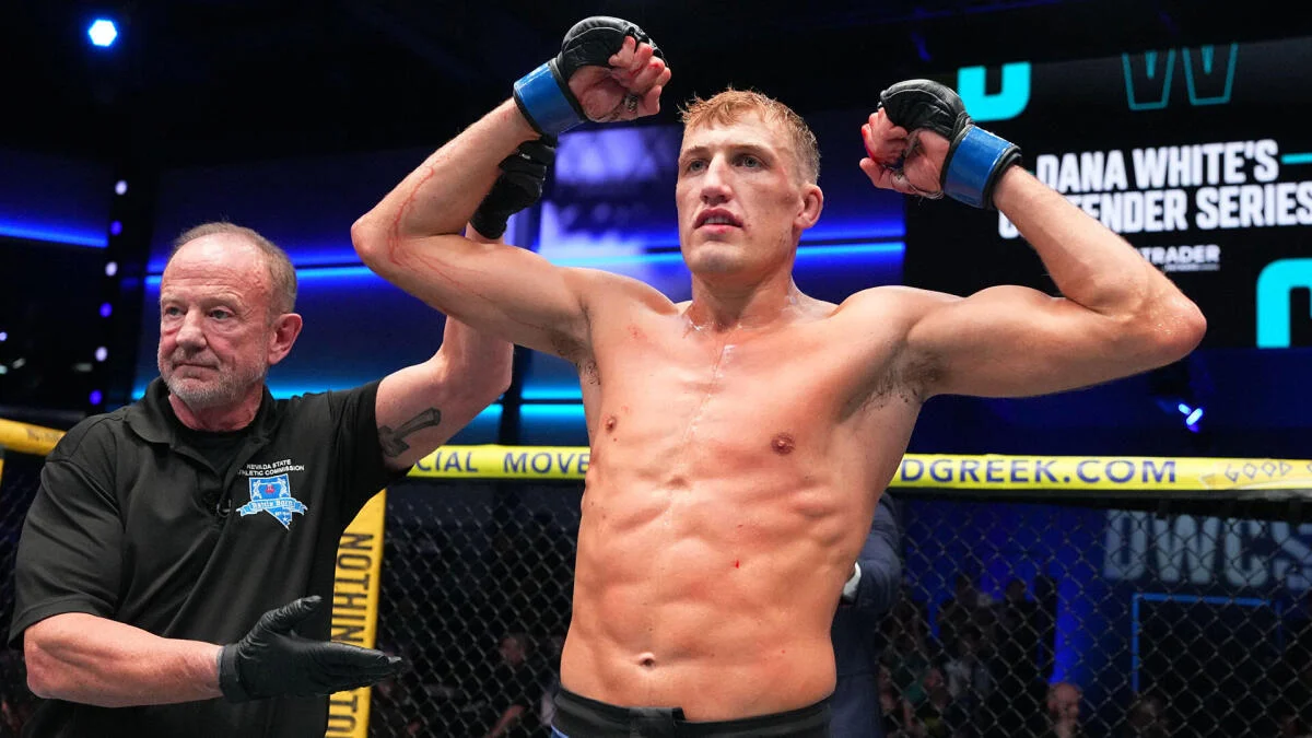 
                        Dana White's Contender Series 2026 Week 4 results: Adam Darby leads five winners to earn contracts
                    