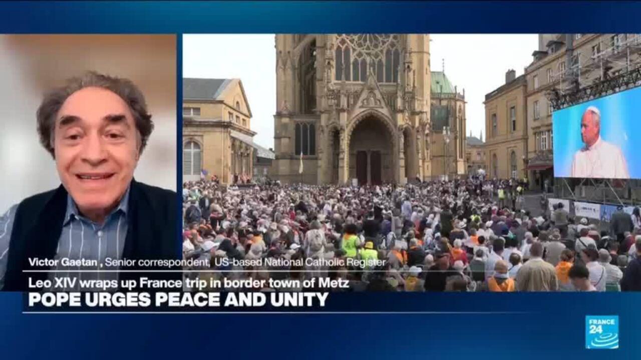 A news broadcast shows a correspondent beside a large crowd gathered outside a Gothic church and a screen displaying the pope.