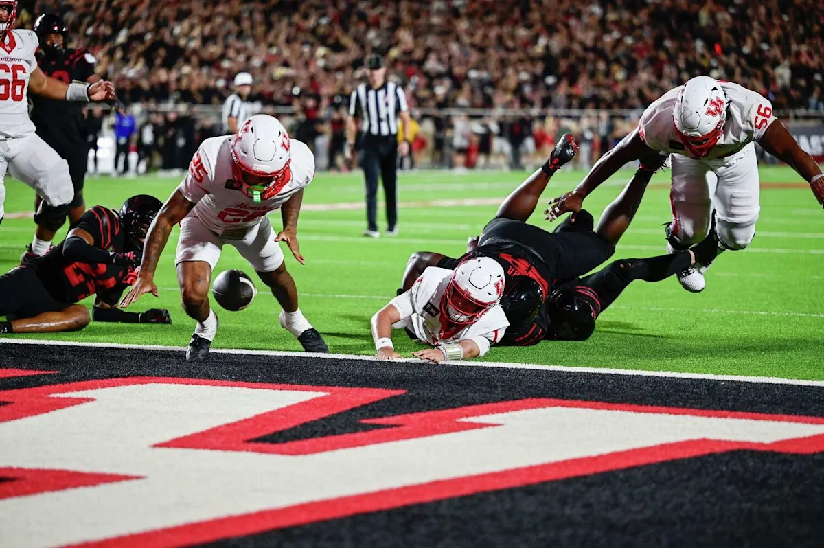 Houston comes up inches short against Texas Tech but sends a message in loss. Cougars are contenders