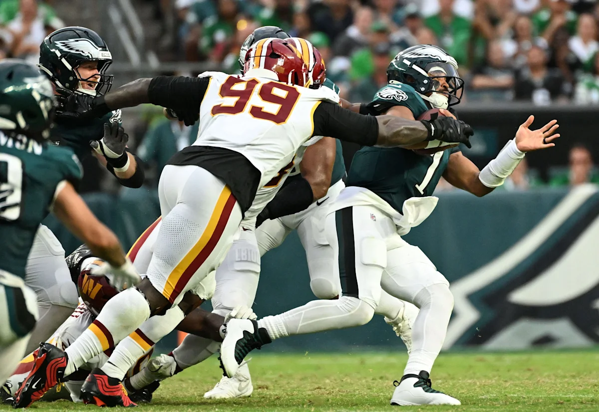 How did Daronte Jones feel Commanders' defense fared in Week 1 vs Eagles?